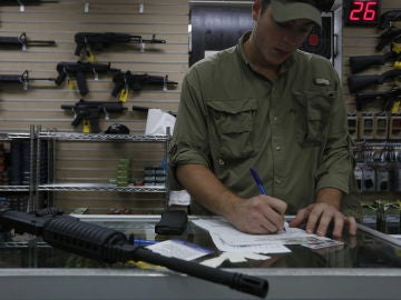 Imagen de archivo de una tienda de armas Imagen de archivo de una tienda de armas