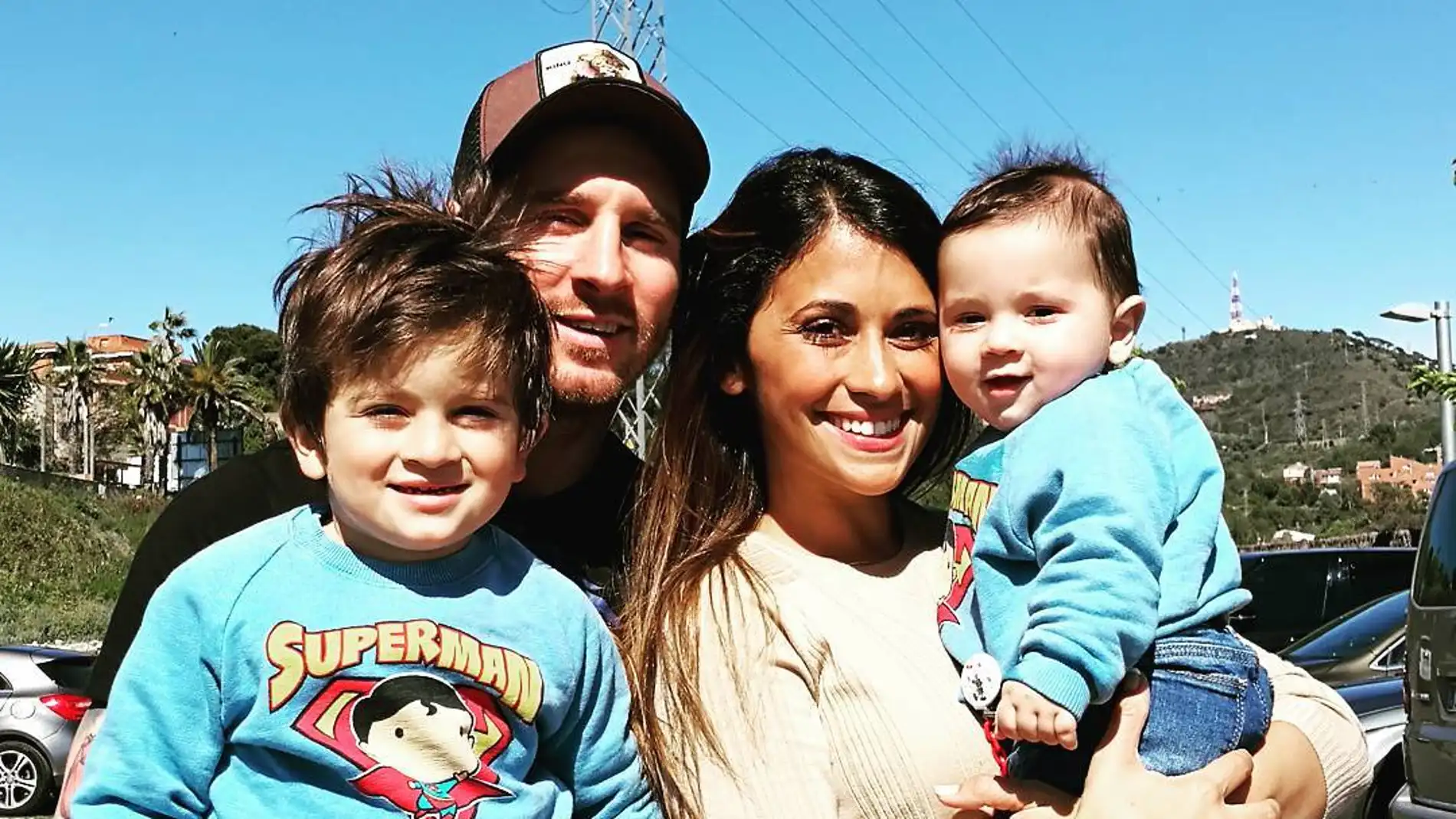 Leo Messi y Antonella Roccuzzo con sus hijos