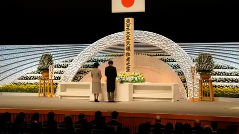 Minuto de silencio en Japón Minuto de silencio en Japón