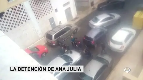 El momento de la detención de la pareja del padre de Gabriel El momento de la detención de la pareja del padre de Gabriel