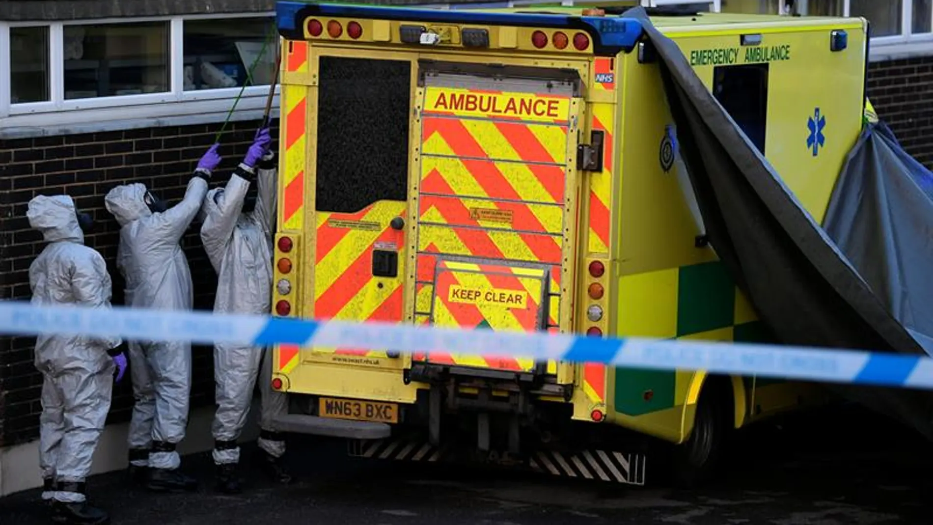 Precintan la ambulancia donde se trasladó a Sergei Skripal Precintan la ambulancia donde se trasladó a Sergei Skripal