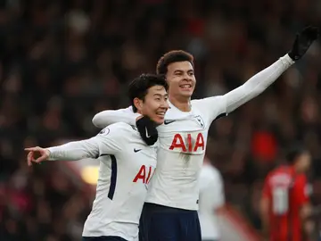 Son celebrando un gol Son celebrando un gol