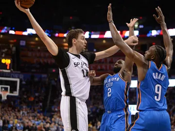 Pau Gasol, con los Spurs Pau Gasol, con los Spurs
