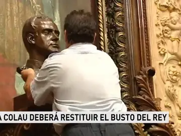 Ada Colau deberá restituir el busto del Rey Ada Colau deberá restituir el busto del Rey