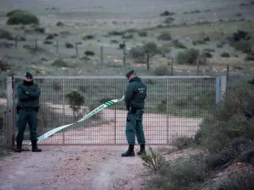 Efectivos de la Guardia Civil en las inmediaciones del pozo el que podría haber estado Gabriel Cruz Efectivos de la Guardia Civil en las inmediaciones del pozo el que podría haber estado Gabriel Cruz
