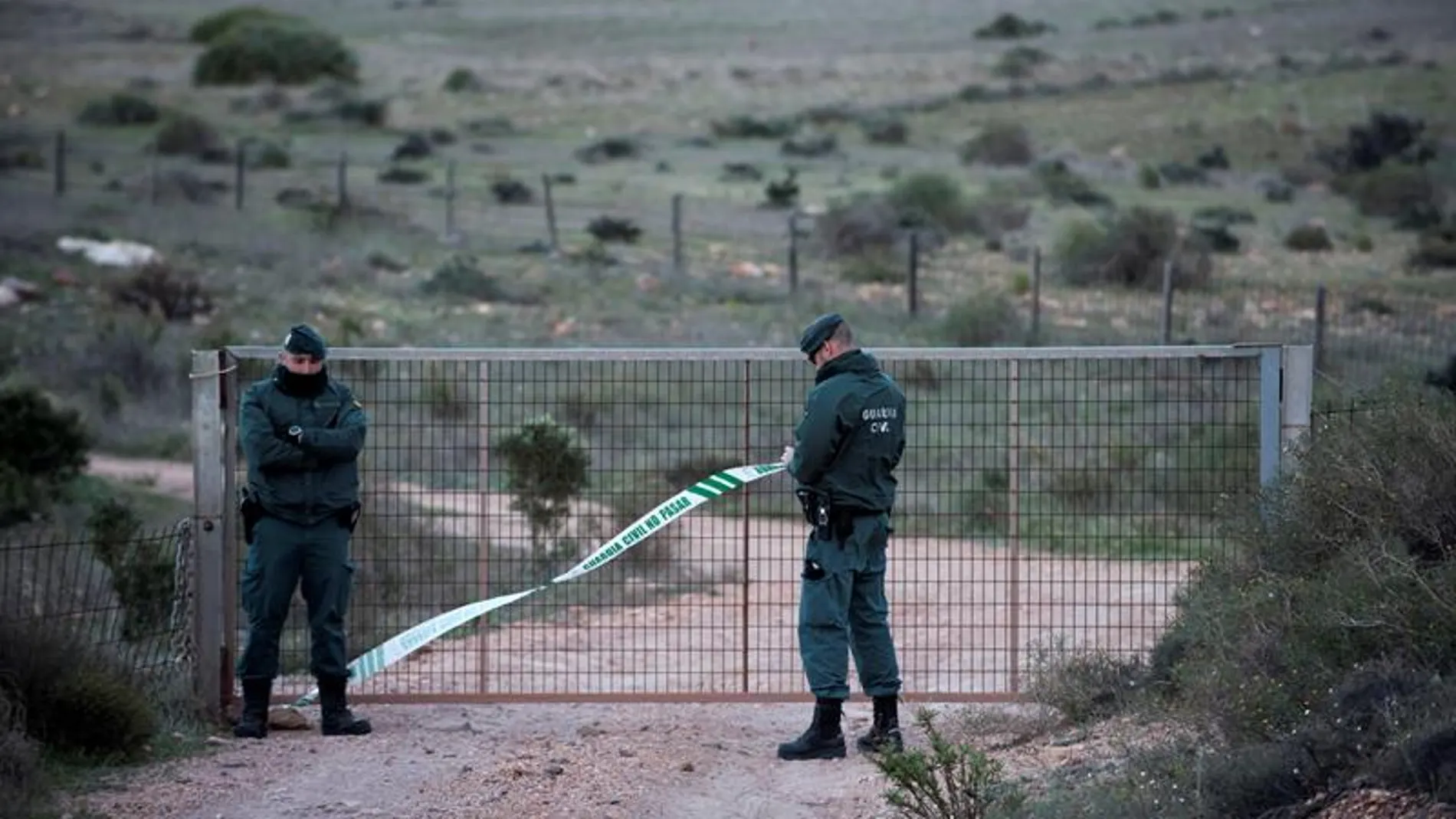 Efectivos de la Guardia Civil en las inmediaciones del pozo el que podría haber estado Gabriel Cruz Efectivos de la Guardia Civil en las inmediaciones del pozo el que podría haber estado Gabriel Cruz