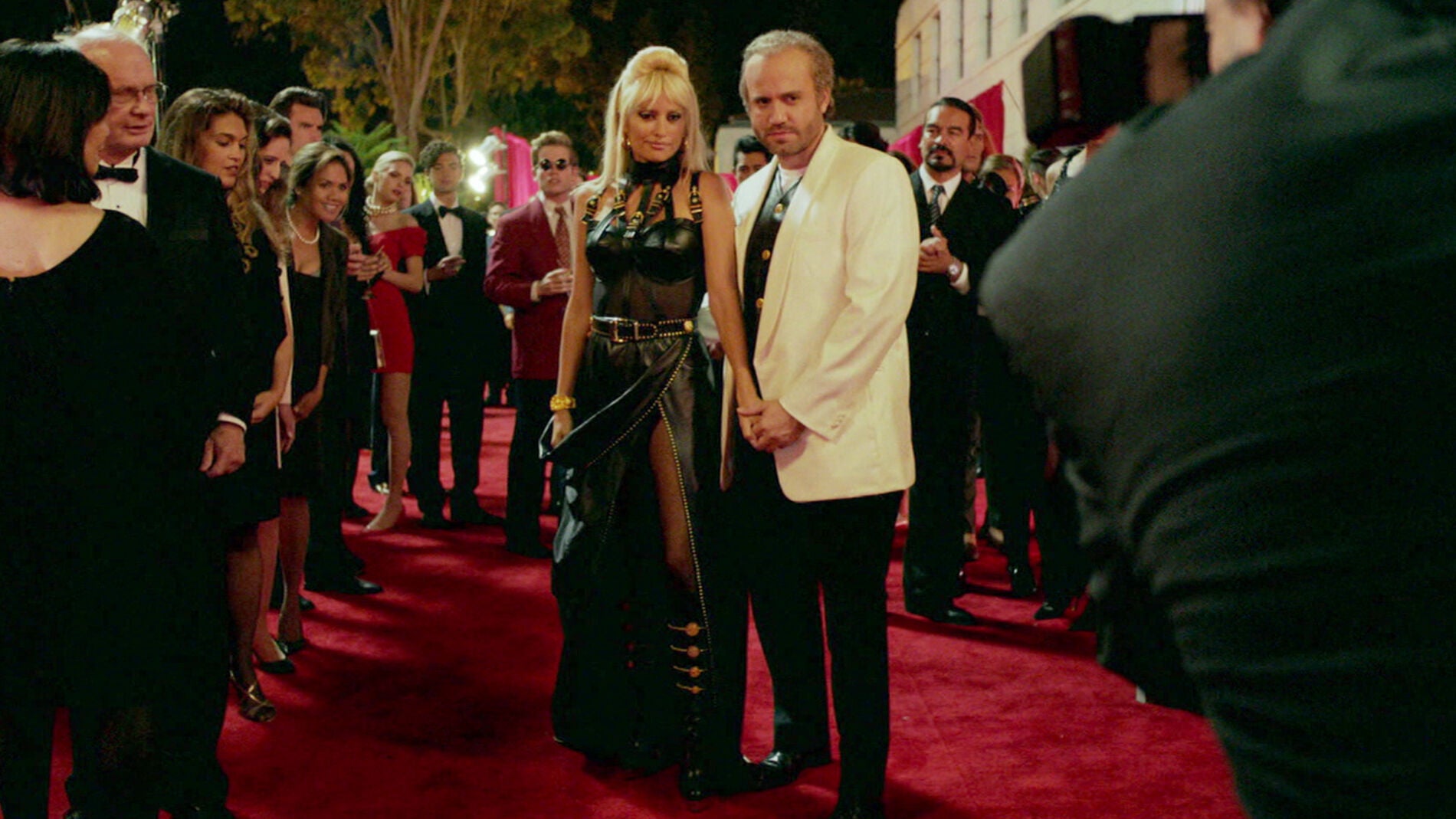 "El dise&ntilde;ador de moda Gianni Versace ha sido asesinado en la puerta de su mansi&oacute;n"