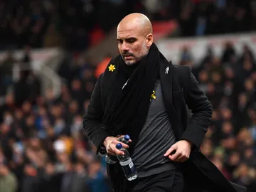Guardiola, de nuevo con el lazo amarillo Guardiola, de nuevo con el lazo amarillo