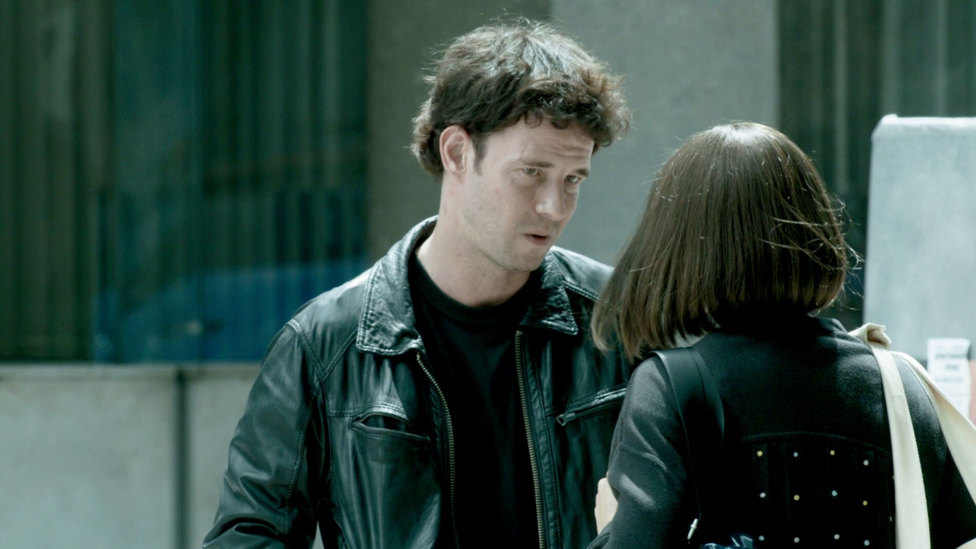 Sastre salva la vida de Carol