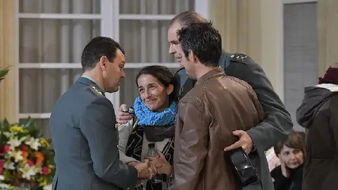 La Guardia Civil dando el pésame a los padres de Gabriel La Guardia Civil dando el pésame a los padres de Gabriel