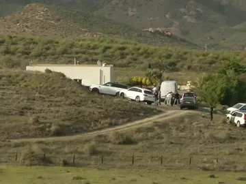 Ana Julia reconstruye cómo mató a Gabriel junto a la Guardia Civil en la finca de Rodalquilar Ana Julia reconstruye cómo mató a Gabriel junto a la Guardia Civil en la finca de Rodalquilar
