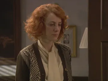 Irene recibe una inesperada visita en su casa Irene recibe una inesperada visita en su casa