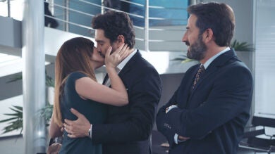 Efe se encuentra con un antiguo compañero de batallas y… ¡Novio de Montse! 