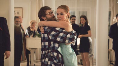 Pellicer seduce a Elena con un atrevido tango en la Embajada