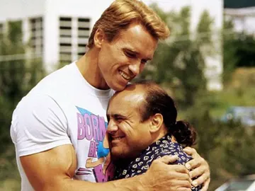 Arnold Schwarzenegger y Danny DeVito son "gemelos" Arnold Schwarzenegger y Danny DeVito son "gemelos"