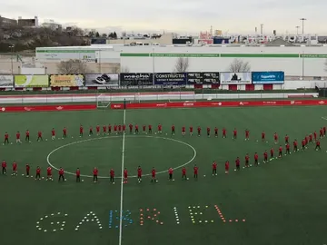 El homenaje de la cantera del Sanse a Gabriel Cruz El homenaje de la cantera del Sanse a Gabriel Cruz
