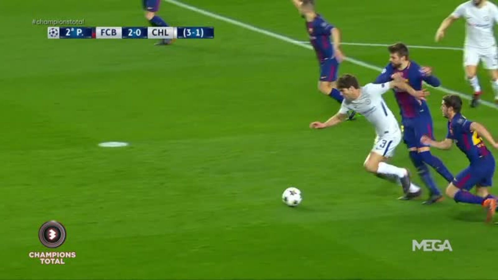 ¿Hubo penalti de Piqué sobre Marcos Alonso? La polémica del Barcelona - Chelsea