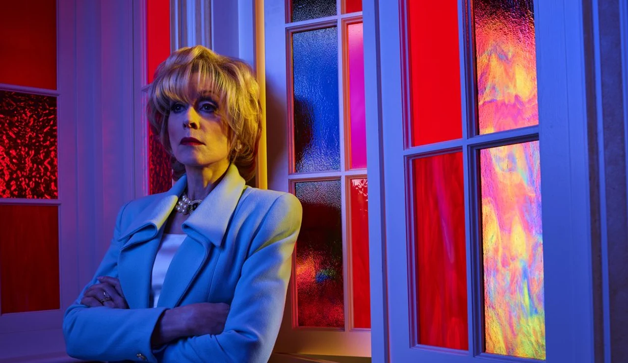 Judith Light es Marilyn Miglin