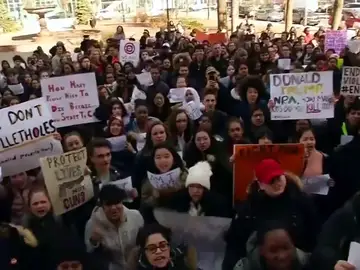 Los estudiantes de EEUU se manifiestan reclamando un mayor control en la venta de armas Los estudiantes de EEUU se manifiestan reclamando un mayor control en la venta de armas