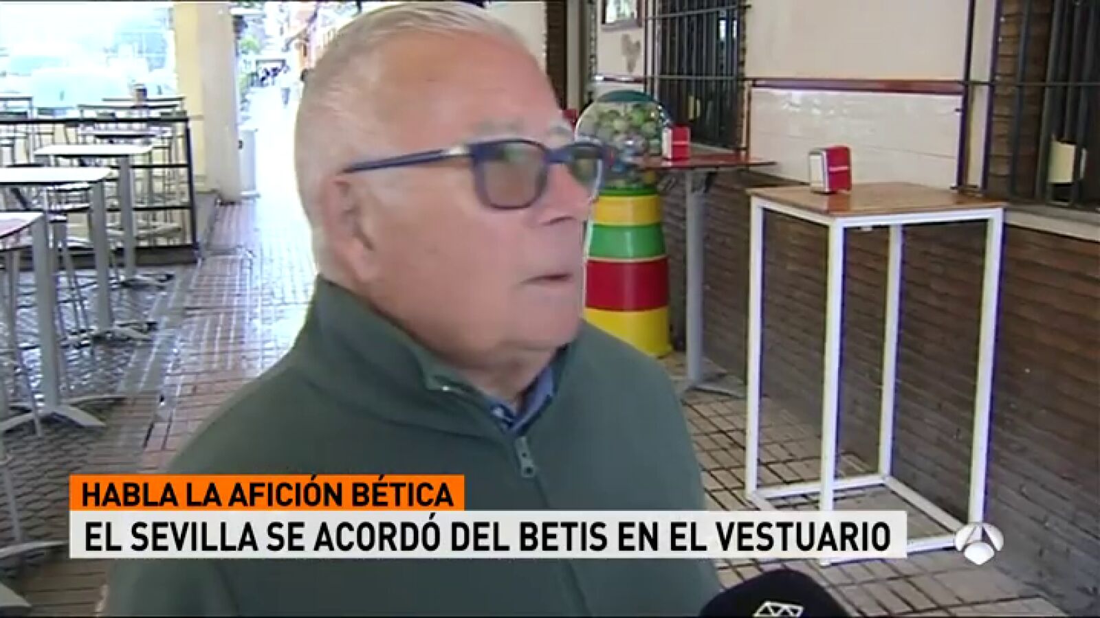 La afición del Betis, sobre los cánticos del Sevilla: 