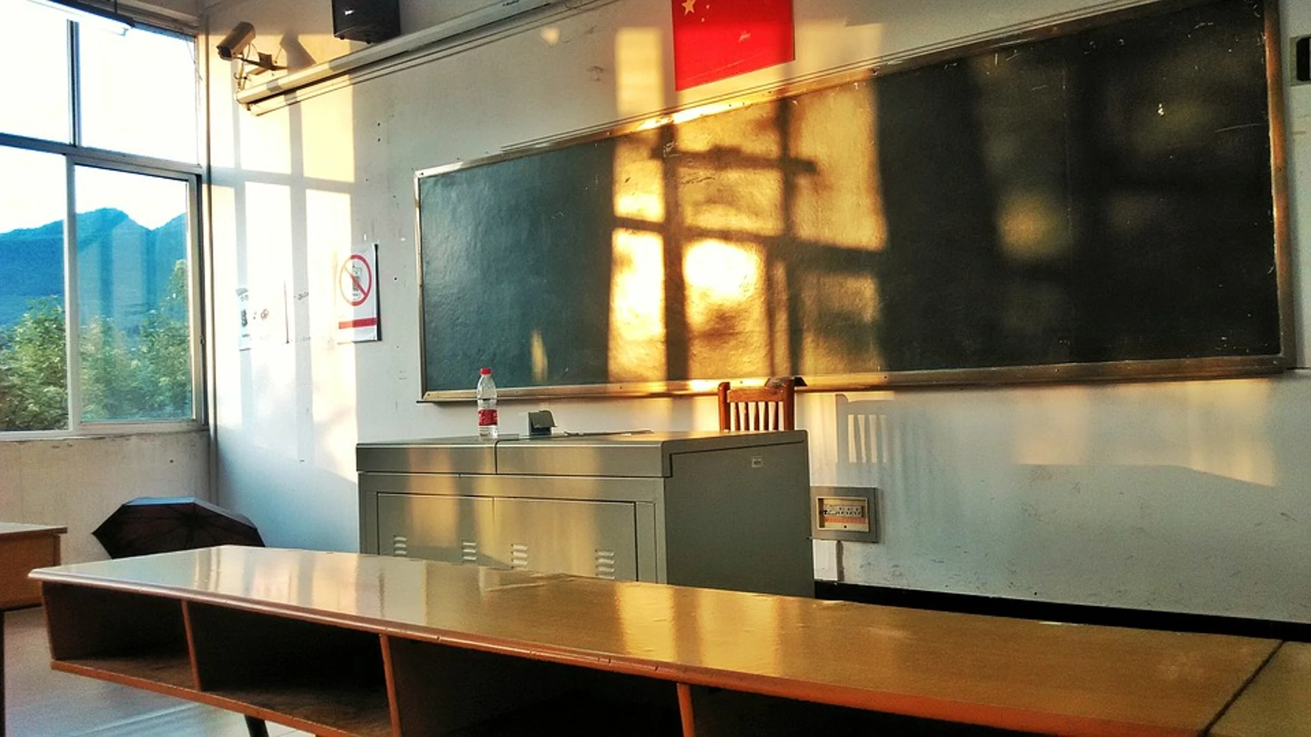 Las aulas esperan a los nuevos alumnos Las aulas esperan a los nuevos alumnos