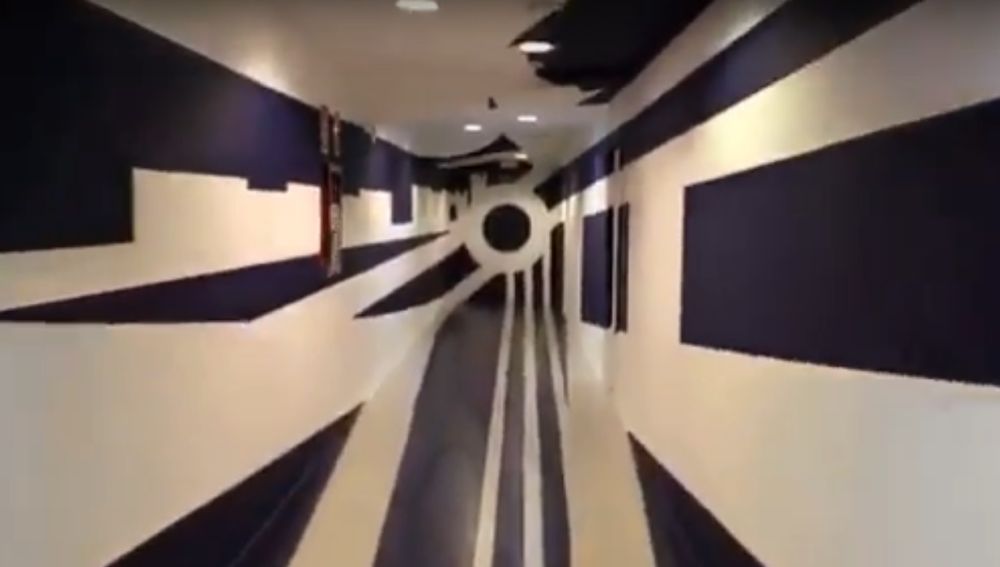 El efecto óptico del túnel de vestuarios del Málaga