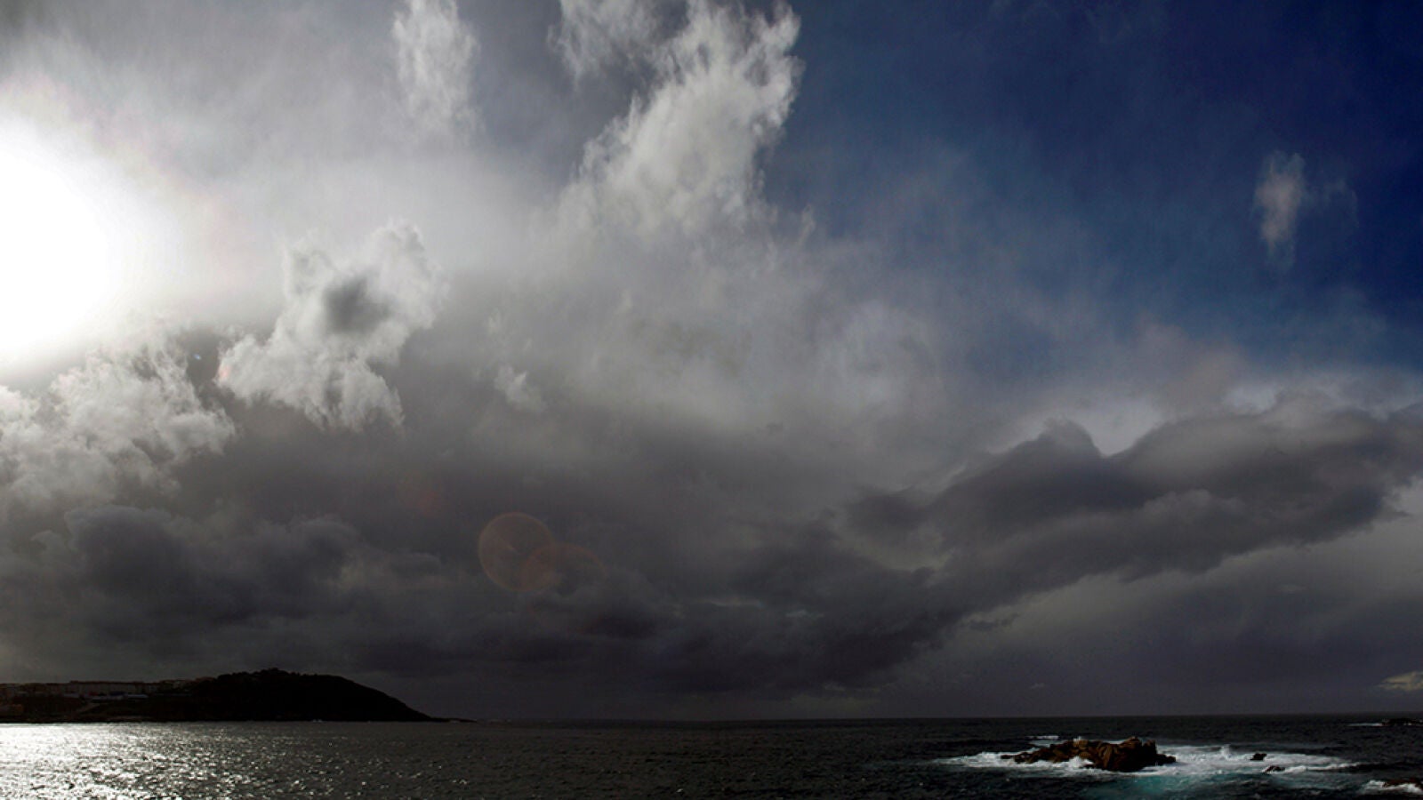 La borrasca Gisele se aleja pero su influencia sigue dejando precipitaciones persistentes y viento con rachas fuertes 