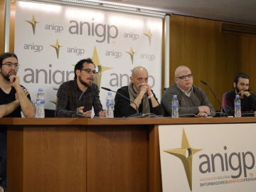 Imagen de la rueda de prensa con los fotoperiodistas Rodrigo García, Gabriel Pecot y Juan Ramón Robles