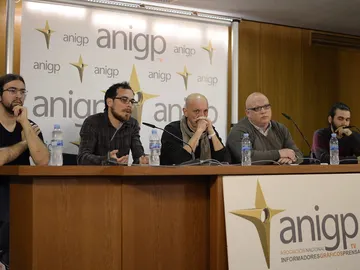 Imagen de la rueda de prensa con los fotoperiodistas Rodrigo García, Gabriel Pecot y Juan Ramón Robles Imagen de la rueda de prensa con los fotoperiodistas Rodrigo García, Gabriel Pecot y Juan Ramón Robles