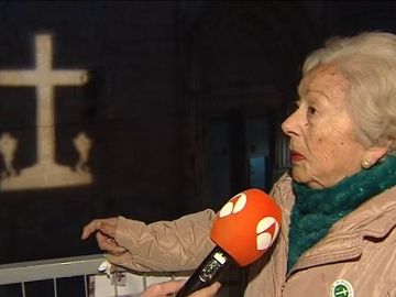 Una vecina resucita cada noche la cruz franquista Una vecina resucita cada noche la cruz franquista