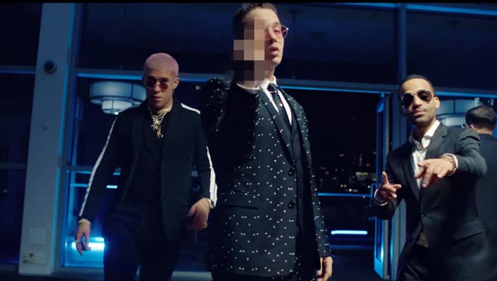 J Balvin en su última canción