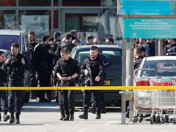 Miembros de las fuerzas de seguridad francesas en el supermercado de Trèbes Miembros de las fuerzas de seguridad francesas en el supermercado de Trèbes