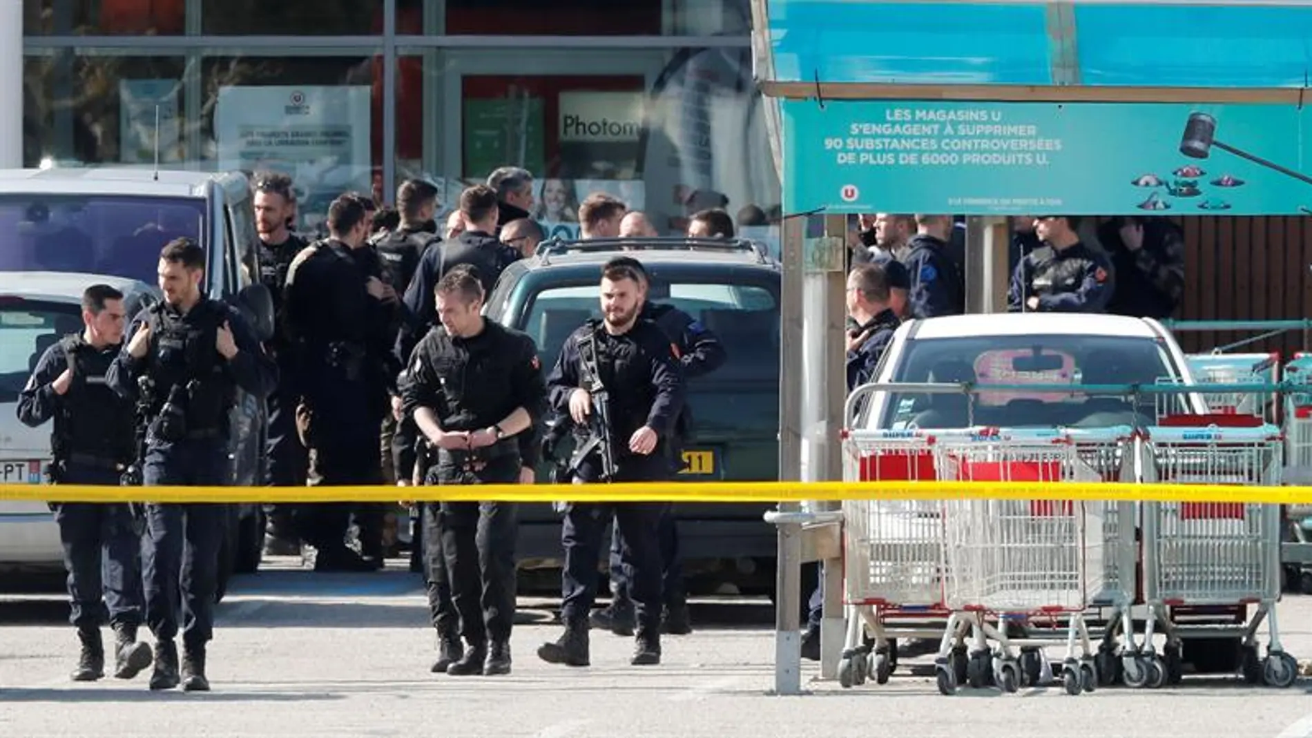 Miembros de las fuerzas de seguridad francesas en el supermercado de Trèbes Miembros de las fuerzas de seguridad francesas en el supermercado de Trèbes