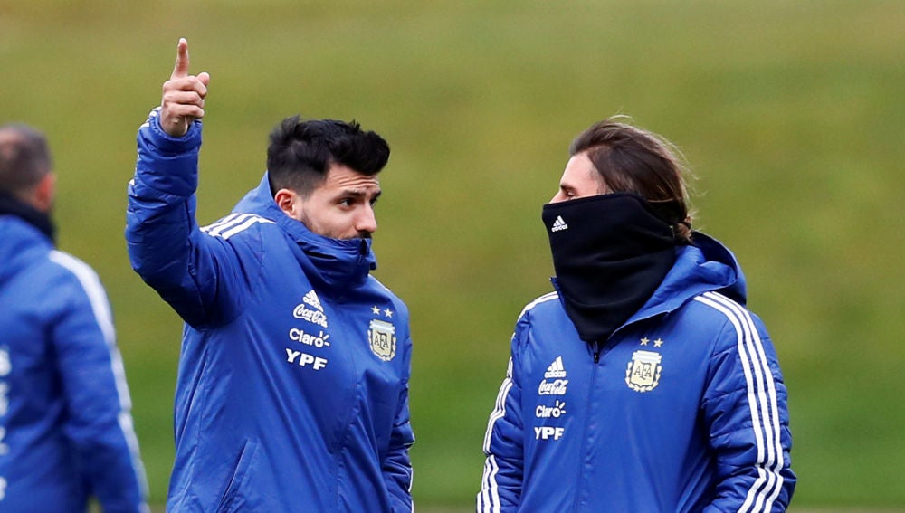 Agüero, en la concentración de Argentina en Manchester