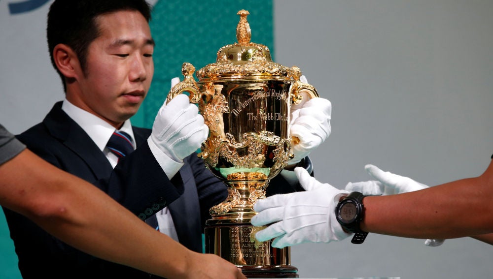 El trofeo de campeón del Mundial de Rugby