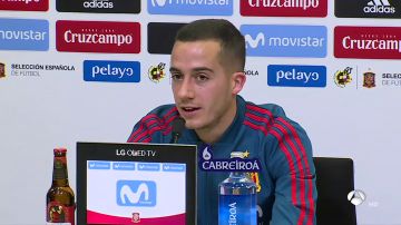 Lucas Vázquez atiende a los medios de comunicación