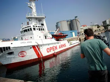 Barco insignia de la ONG Proactiva Open Arms Barco insignia de la ONG Proactiva Open Arms