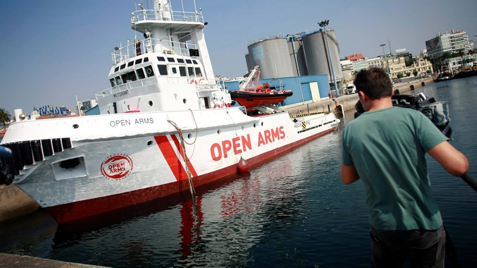 Barco insignia de la ONG Proactiva Open Arms Barco insignia de la ONG Proactiva Open Arms