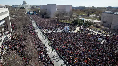 Un millón de personas se manifiestan en EEUU para pedir mayor control de armas Un millón de personas se manifiestan en EEUU para pedir mayor control de armas