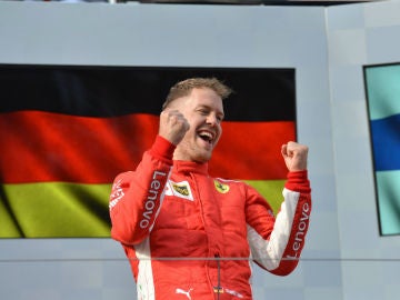 Vettel celebra un triunfo
