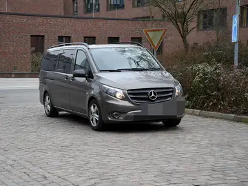Imagen del furgón policial que traslada a Carles Puigdemont Imagen del furgón policial que traslada a Carles Puigdemont