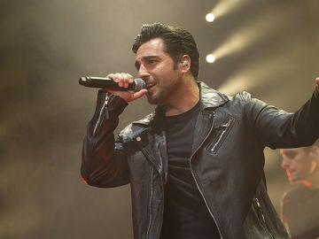David Bustamante durante el primer concierto tras su divorcio de Paula Echevarría David Bustamante durante el primer concierto tras su divorcio de Paula Echevarría