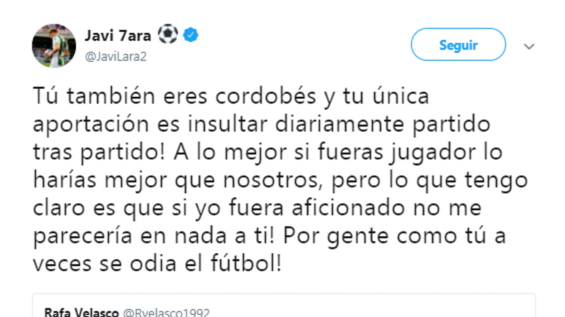 Javi Lara respondiendo un comentario de un aficionado Javi Lara respondiendo un comentario de un aficionado