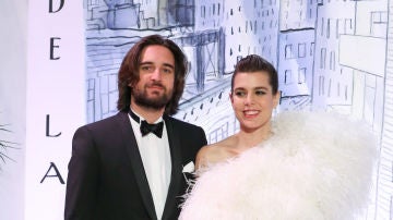Carlota Casiraghi hace oficial su compromiso con Dimitri Rassam