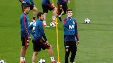 La afición se vuelca con la Selección y Piqué recibe pitos de una parte de la grada