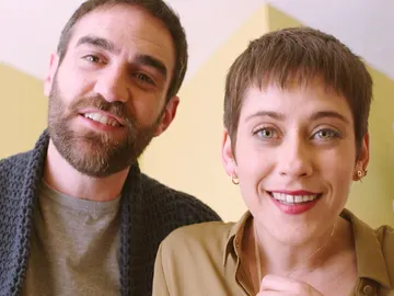 Iñaki y Carmen, encandilados con su hija Elaia Iñaki y Carmen, encandilados con su hija Elaia