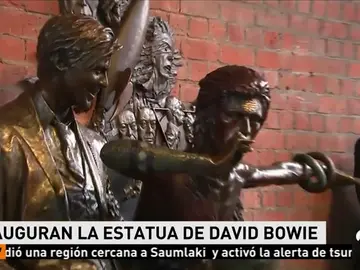 Inauguran la estatua de David Bowie Inauguran la estatua de David Bowie