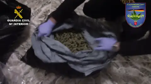 La Guardia Civil desarticula una peligrosa organización criminal dedicada al tráfico La Guardia Civil desarticula una peligrosa organización criminal dedicada al tráfico