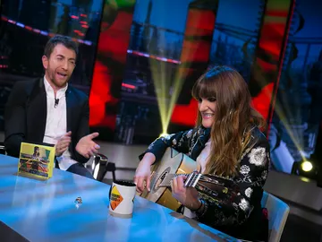 Rozalén dedica a sus padres una canción de amor en 'El Hormiguero 3.0' Rozalén dedica a sus padres una canción de amor en 'El Hormiguero 3.0'