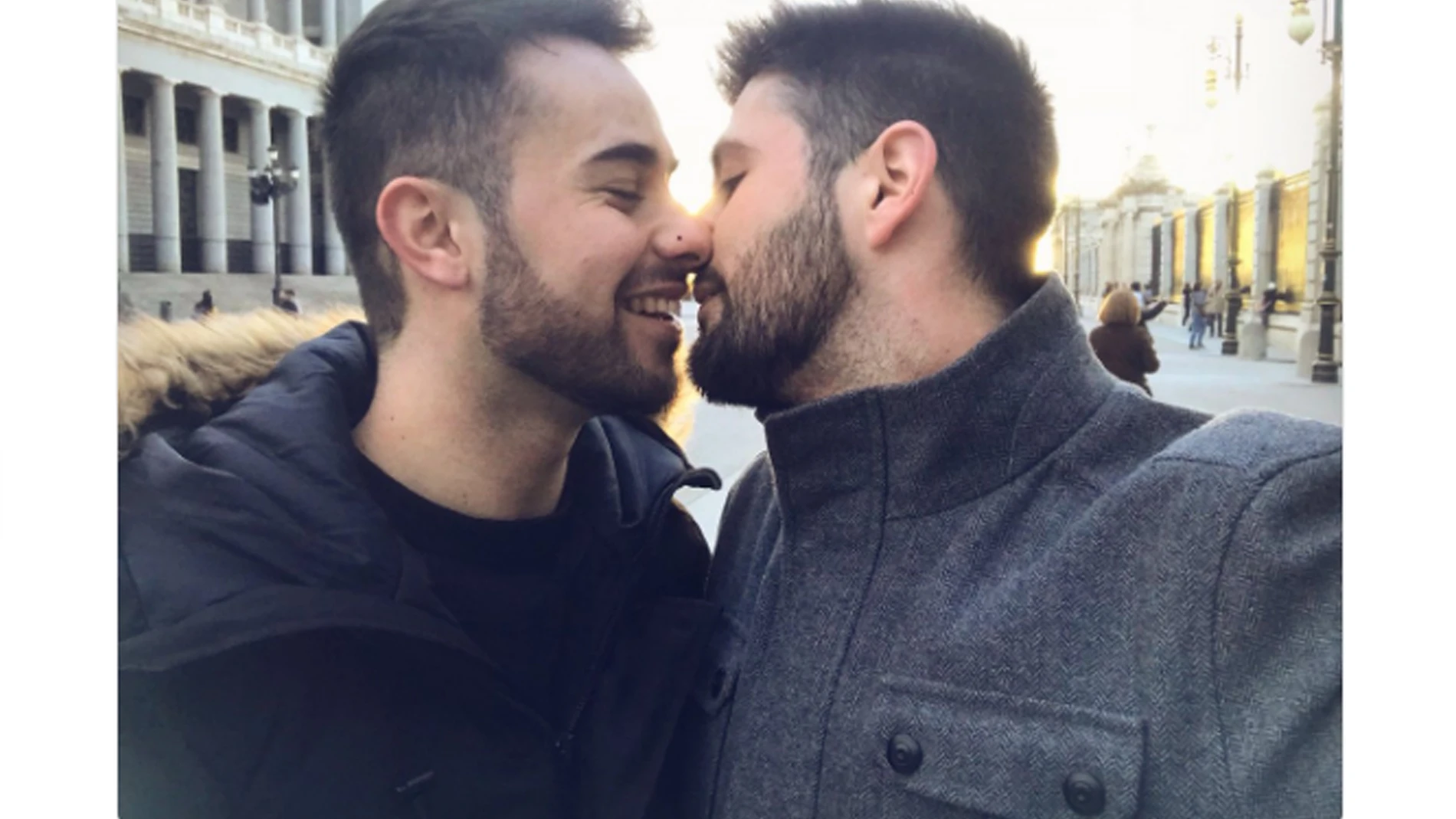 El beso de Álvaro y Jaime El beso de Álvaro y Jaime